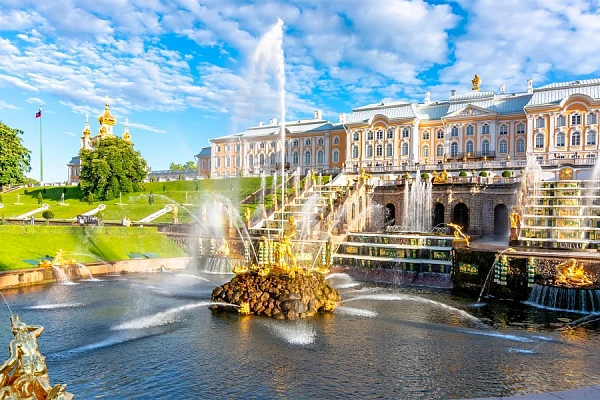 Тур в Санкт-Петербург на шоу открытия фонтанов в Петергофе