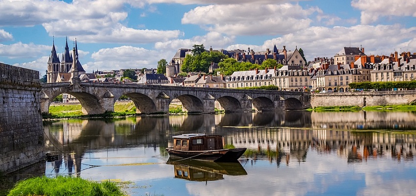 ТРИ СЧАСТЛИВЫХ ДНЯ В ПАРИЖЕ - Изображение 0