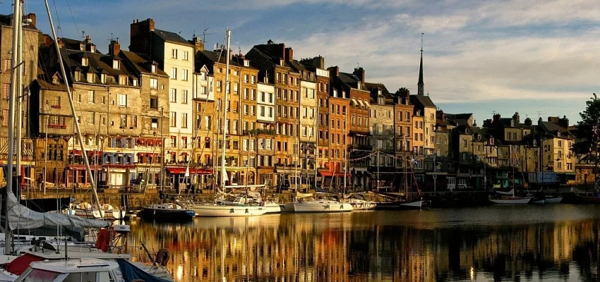 ТРИ СЧАСТЛИВЫХ ДНЯ В ПАРИЖЕ - Изображение 0