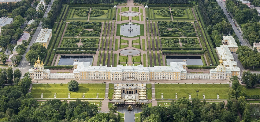 Тур в Санкт-Петербург на шоу открытия фонтанов в Петергофе - Изображение 0