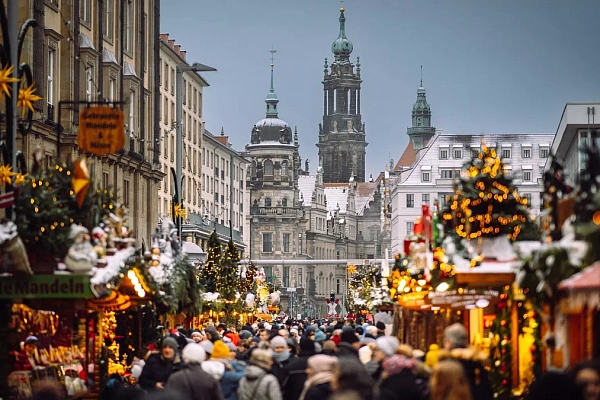 ЭТОЙ ЯРМАРКИ КРАСКИ...