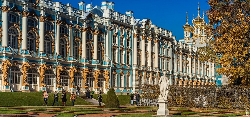 Тур в Санкт-Петербург на шоу открытия фонтанов в Петергофе - Изображение 0